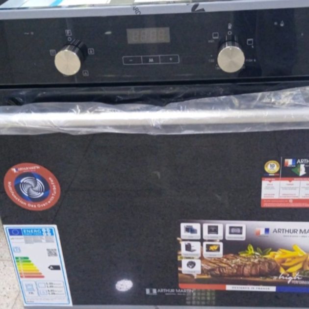 Four encastrable Arthur Martin